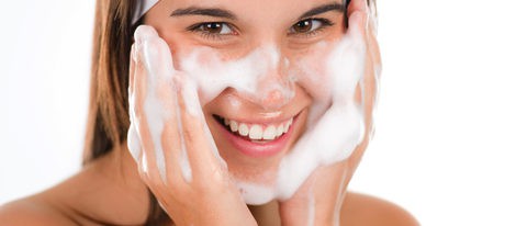 El gel para la persona contra los granos y las anguillas del aloe comprar