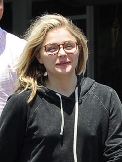 Chloe Moretz sin maquillaje