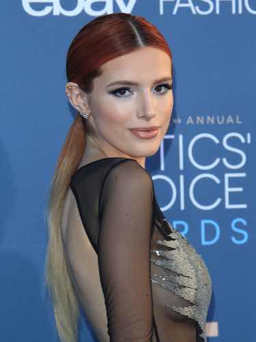 Bella Thorne con mechas californianas