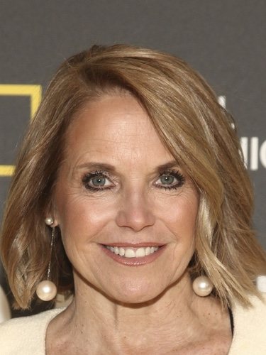 Katie Couric con un make up en tonos nude en la presentación de su documental patrocinado por National Geographic