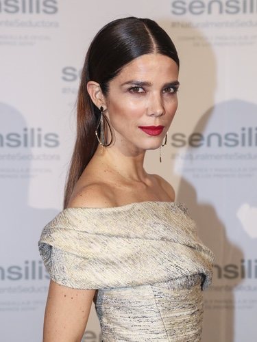 Juana Acosta posa con un peinado liso elegante