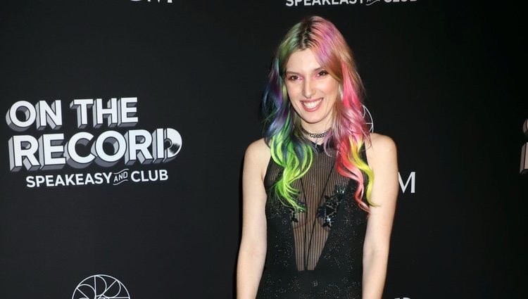 Dani Thorne y su pelo de colores fantasía