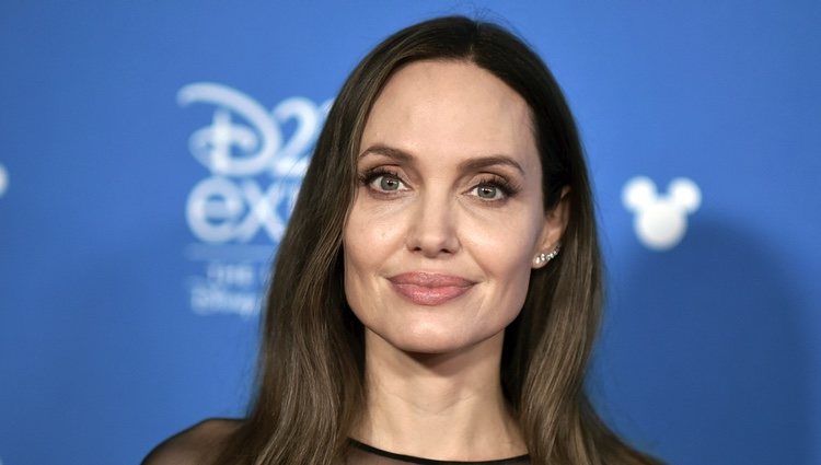 Cautivadora y profundamente elegante. Así luce Angelina Jolie sobre la red carpet