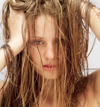 Consejos para evitar el pelo graso