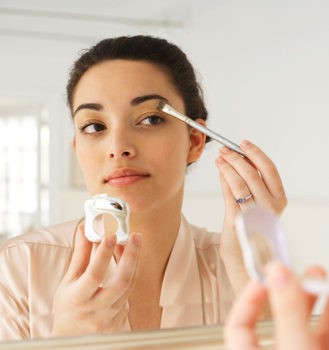 Errores de maquillaje que nos hacen envejecer