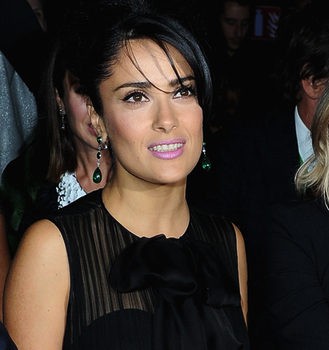 Salma Hayek amplía su línea de cosméticos con una colección de lacas de uñas