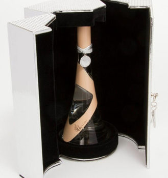 Rihanna lanza nuevo perfume en edición limitada: '777 Nude'
