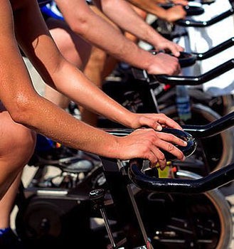 Los beneficios del spinning: la forma más divertida y eficaz de quemar calorías