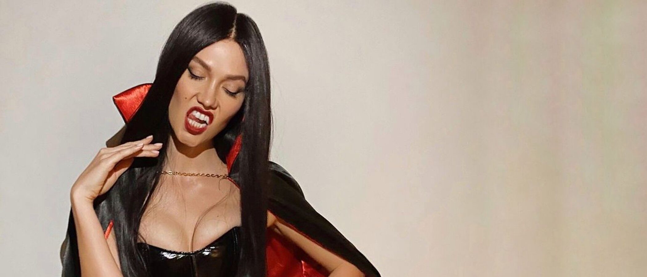 Maquillaje de vampiresa para Halloween