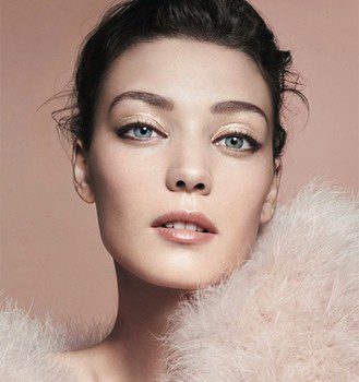 Giorgio Armani Privé también apuesta por el nude en su nueva línea de maquillaje