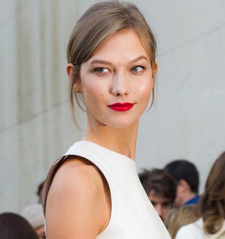 Karlie Kloss y sus productos de belleza: "Tengo una habitación sólo para ellos"