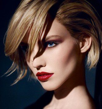 Sasha Luss vuelve a deslumbrar en la nueva campaña para otoño 2014 de Dior