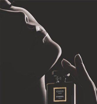 Karlie Kloss y Chanel: juntas en la nueva campaña para 'Coco Noir'