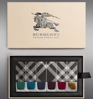 Burberry presenta seis nuevos esmaltes para vestir tus uñas en otoño 2014