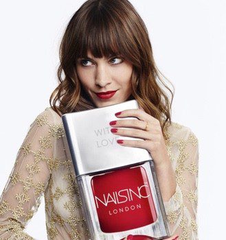 Nails Inc. y su coleccion 'Mini Gel effect' se rinden de nuevo a los encantos de Alexa Chung