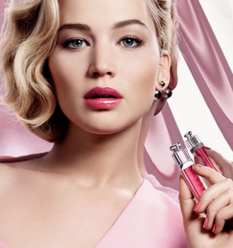 Jennifer Lawrence presenta los nuevos 'Ultra-Gloss 765' de Dior Addict