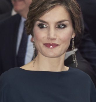 Lily Aldridge, Jessica Alba y la Reina Letizia, los beauty looks más feos de la semana