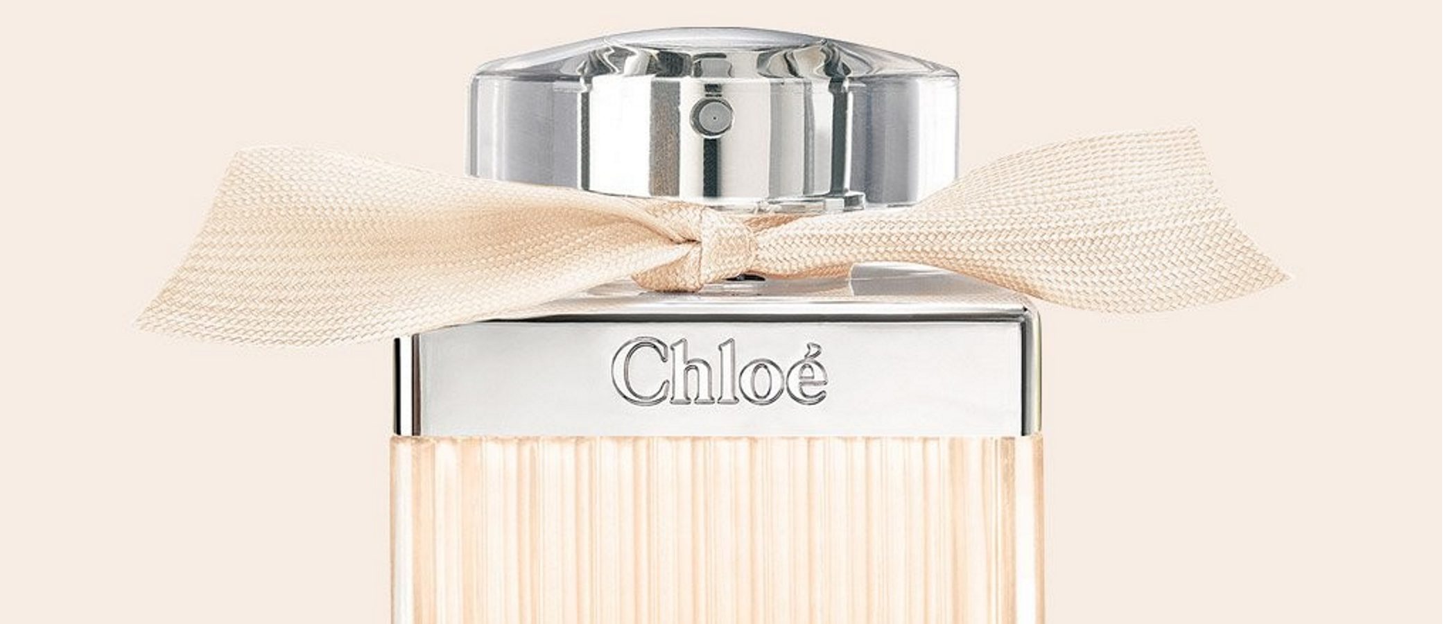 Dree Hemingway derrocha sensualidad con 'Fleur de Parfum' de Chloé