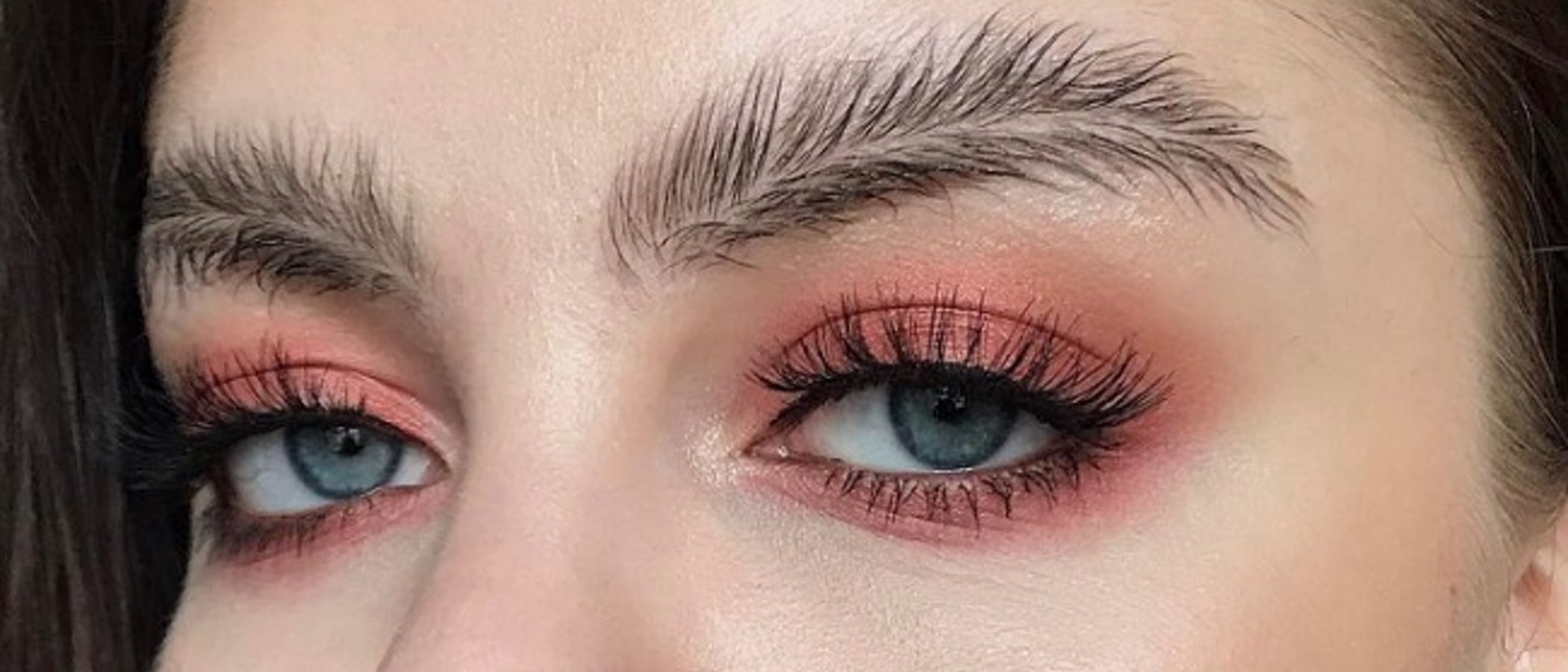 Cejas pluma: la tendencia de la primavera 2017