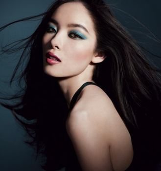 Giorgio Armani Cosmetics lanza 'Bronze 2012 Écailles'