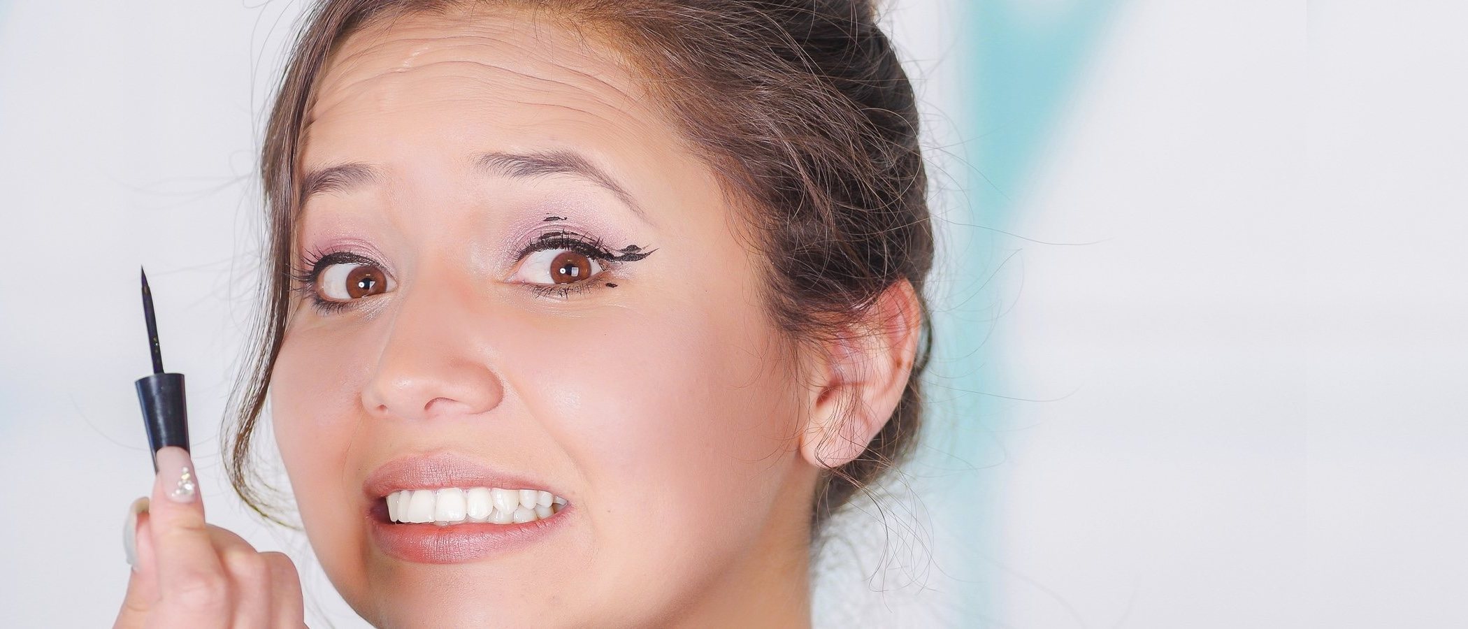 Eyeliner: cómo hacer el delineado para torpes