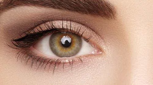 Maquillaje de los ojos almendrados