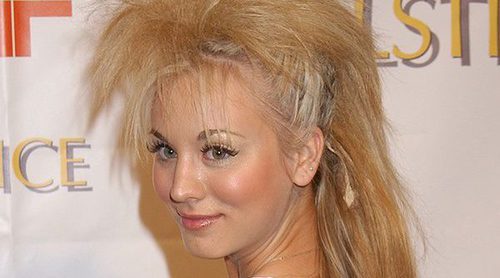 Los peores beauty looks de Kaley Cuoco