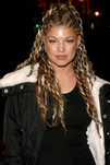 Fergie con trenzas de cuerda