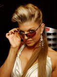 Fergie con gafas tintadas