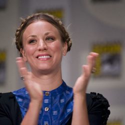 Kaley Cuoco con milkmaid braids