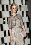 Sarah Paulson con un corte pixie rizado