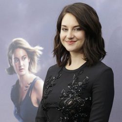 Shailene Woodley con una melena bob ondulada