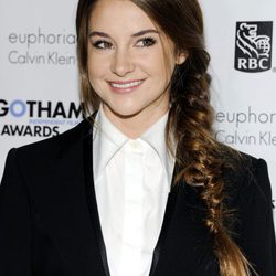 Shailene Woodley con una trenza de espiga