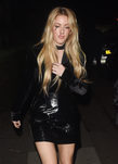 Ellie Goulding con sangre en la nariz y en los ojos