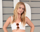 Billie Lourd con el cabello lacio y sin forma