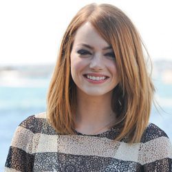 Emma Stone con una melena bob pelirroja