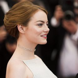 Emma Stone con un voluminoso recogido