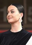 Katy Perry luce un maquillaje de acabado mate