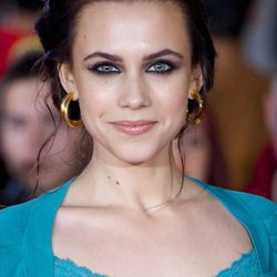Aura Garrido con un look castizo