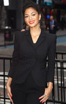 Nicole Scherzinger luce una encrespada coleta con tupé