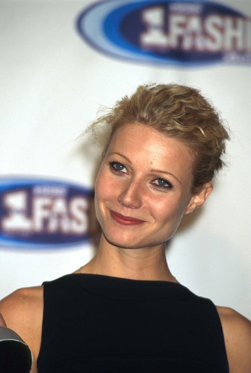 Gwyneth Paltrow con el cabello eléctrico