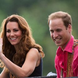 Kate Middleton con el pelo rizado e informal