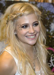 Pixie Lott crea un semi recogido con trenzas de raíz