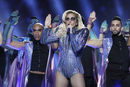 Lady Gaga decora su rostro con piedras de colores para la Super Bowl 2017