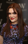 Jessie J con el cabello caoba