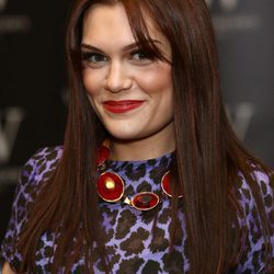Jessie J con el cabello caoba