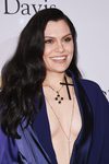 Jessie J con el cabello al natural y suelto