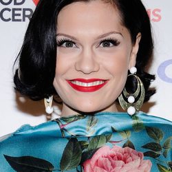 Jessie J con un look anticuado de cabello corto