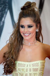 Cheryl Cole con un semi recogido de moño alto