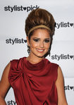 Cheryl Cole con un enorme moño alto